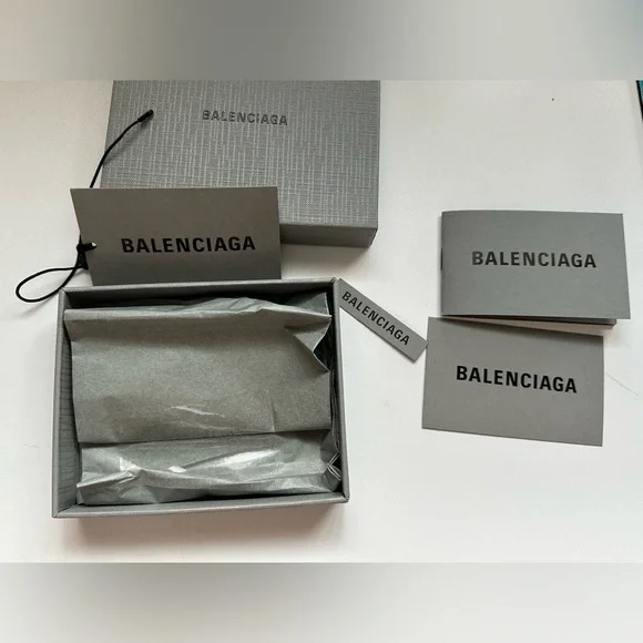 BALENCIAGA Gift Box and Stationary NEW Logo 5x4x1 - Picture 4 of 5